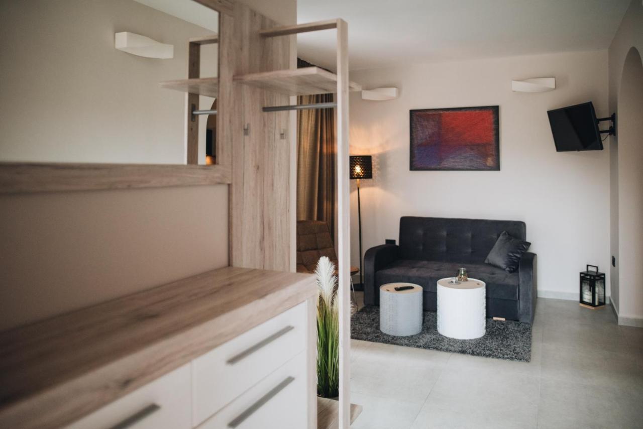 Stay In The Very Heart Of Porec - 50M To The Beach Екстер'єр фото