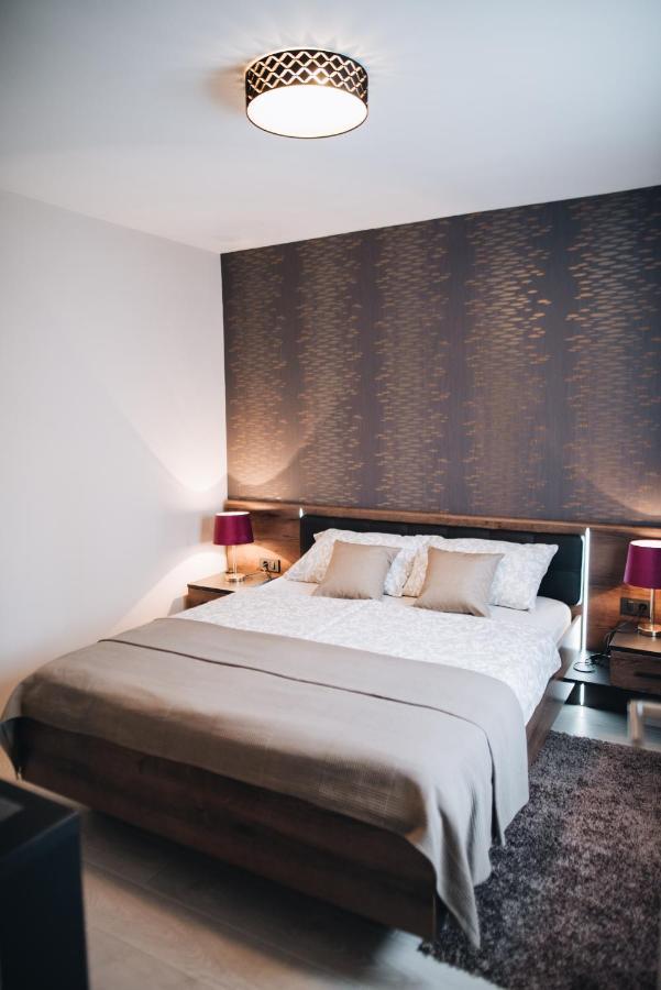 Stay In The Very Heart Of Porec - 50M To The Beach Екстер'єр фото