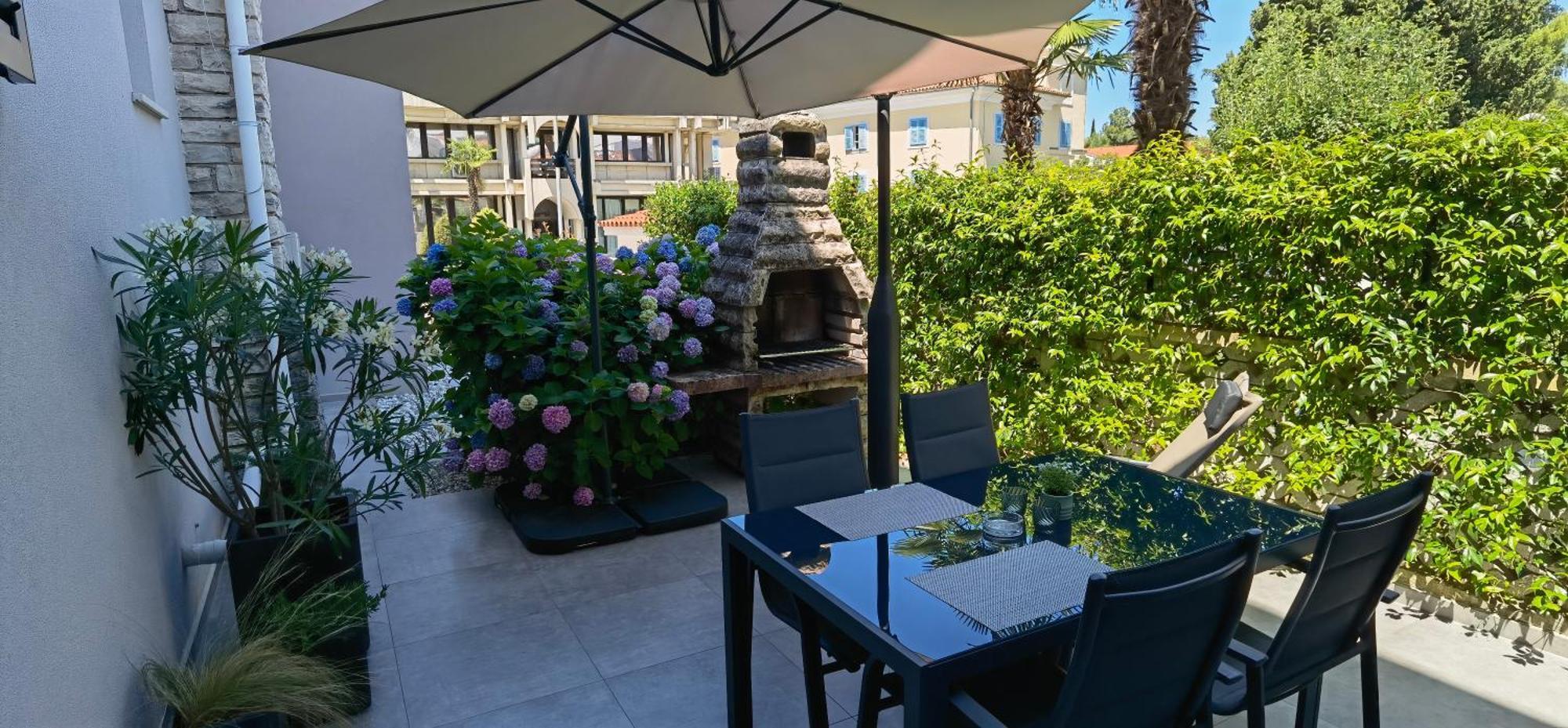 Stay In The Very Heart Of Porec - 50M To The Beach Екстер'єр фото
